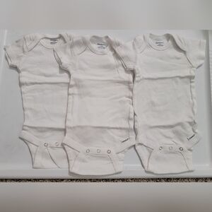Gerber white onsies size 3-6 months, NWOT